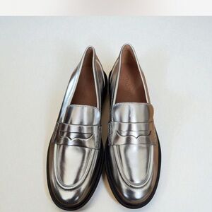 Madewell women's leather Metallic Silver Vernon Loafers size 9